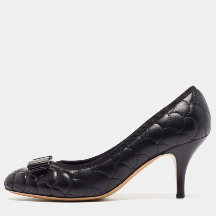 Pre Owned Salvatore Ferragamo Black Quilted Leather Bow Pumps Size 36.5
