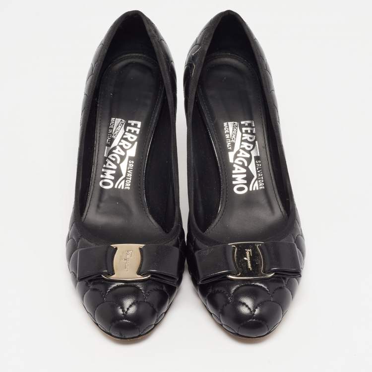 Pre Owned Salvatore Ferragamo Black Quilted Leather Bow Pumps Size 36.5