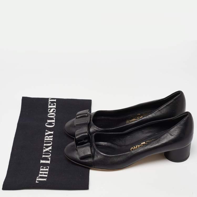 Pre Owned Salvatore Ferragamo Black Leather Vara Bow Block Heel Pumps Size 37