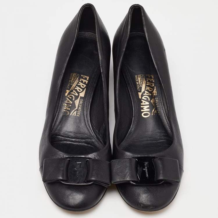 Pre Owned Salvatore Ferragamo Black Leather Vara Bow Block Heel Pumps Size 37