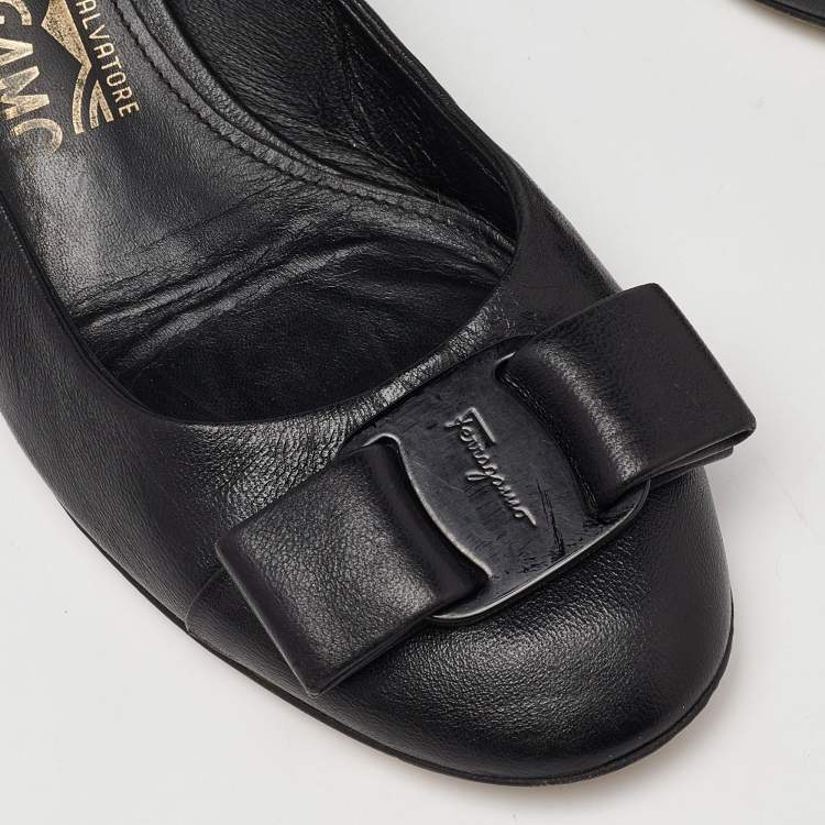 Pre Owned Salvatore Ferragamo Black Leather Vara Bow Block Heel Pumps Size 37