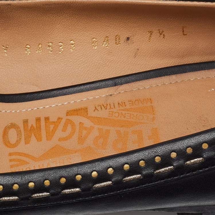 مملوكة مسبقًا Salvatore Ferragamo Black Leather Fele Gancio Detail Loafer Pumps Size 38