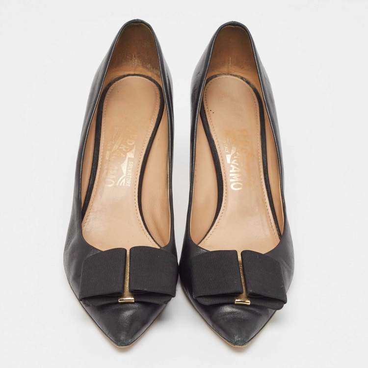 Pre Owned Salvatore Ferragamo Black Leather Bow Pumps Size 39.5