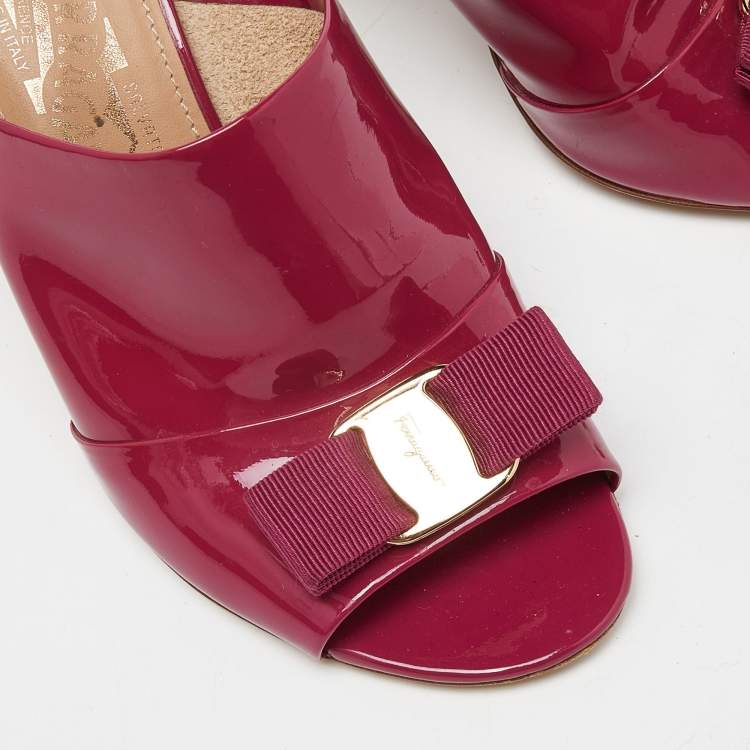 Pre Owned Salvatore Ferragamo Fuchsia Patent Leather Vara Bow Block Heel Mules Size 39