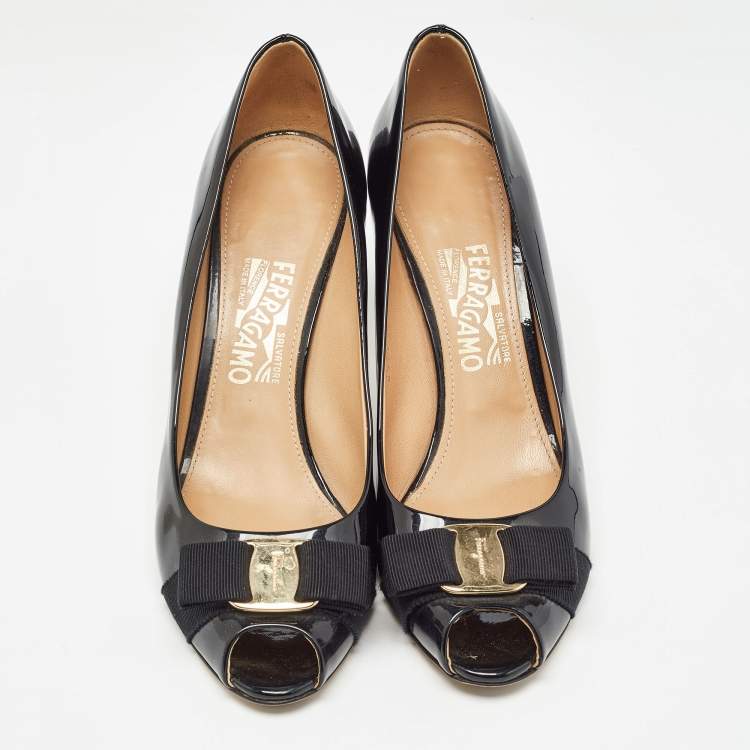 Pre Owned Salvatore Ferragamo Black Patent Leather Vara Bow Peep Toe Pumps Size 40.5