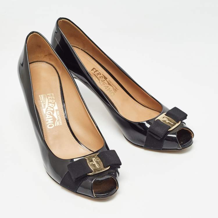 Pre Owned Salvatore Ferragamo Black Patent Leather Vara Bow Peep Toe Pumps Size 40.5