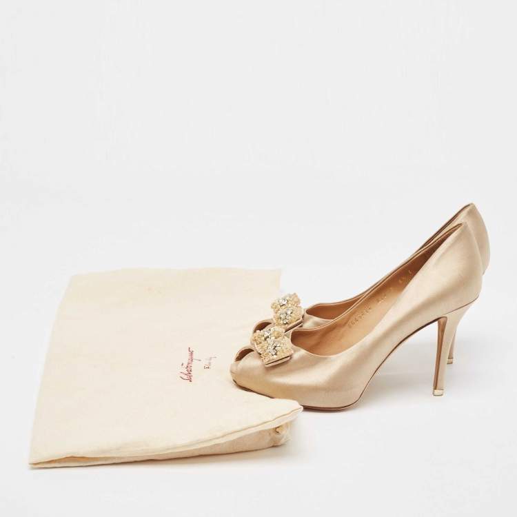 Pre Owned Salvatore Ferragamo Gold Satin Selaby Peep Toe Pumps Size 37