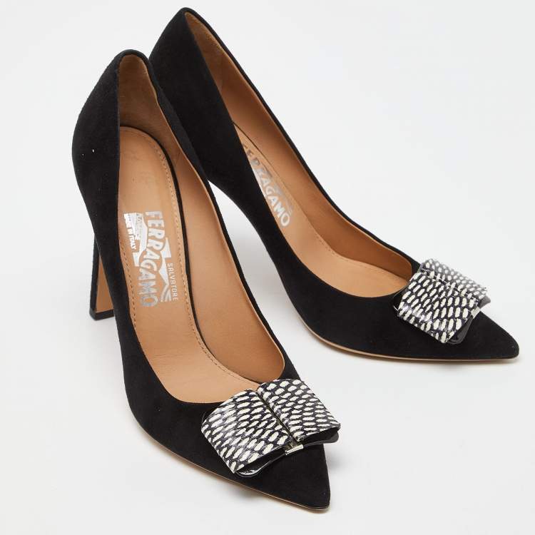 Pre Owned Salvatore Ferragamo Black Suede and Watersnake Leather Ponted Toe Pumps Size 39.5