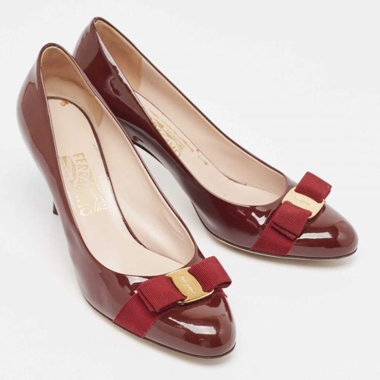 Pre Owned Salvatore Ferragamo Burgundy Patent Leather Vara Bow Pumps Size 40.5