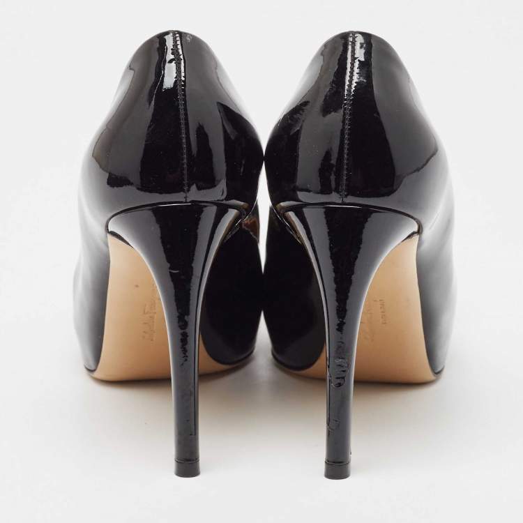 Pre Owned Salvatore Ferragamo Black Patent Leather Vara Bow Pumps Size 35