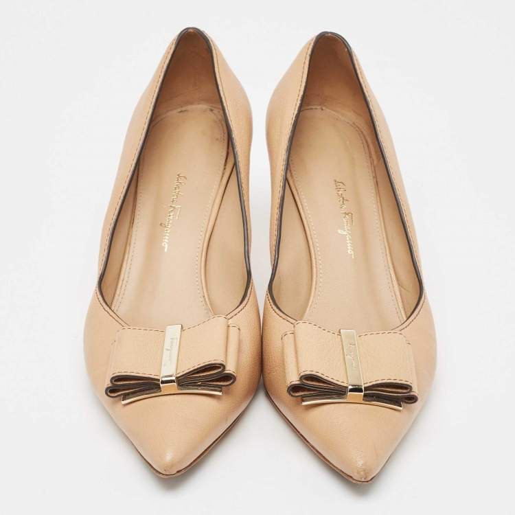 Pre Owned Salvatore Ferragamo Beige Leather Double Bow Pumps Size 39.5