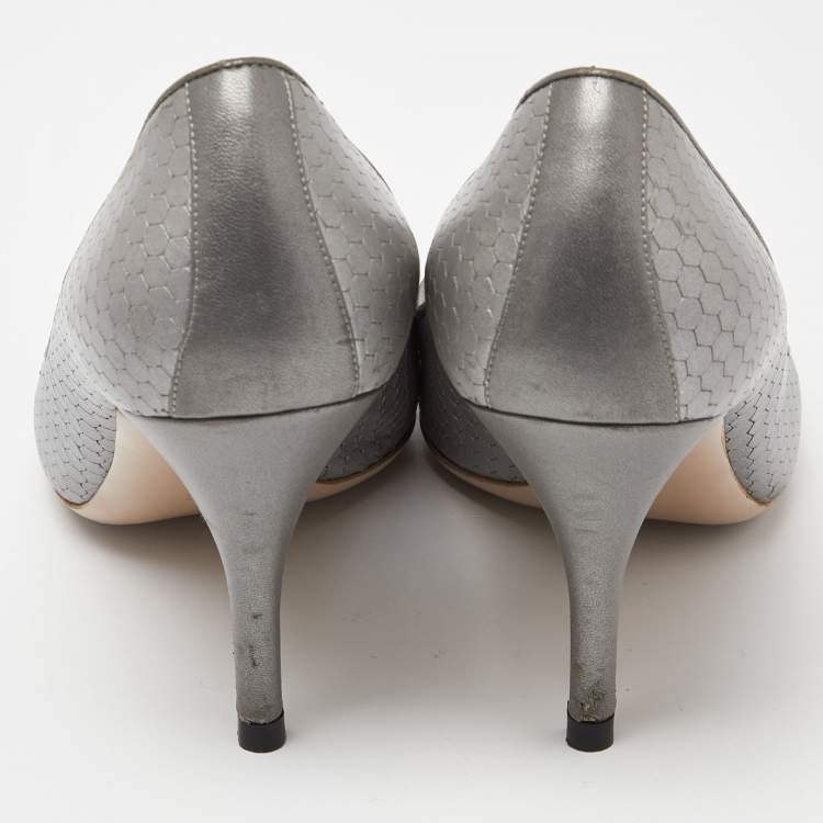 Pre Owned Salvatore Ferragamo Grey Textured Leather Vara Bow Pumps Size 39.5