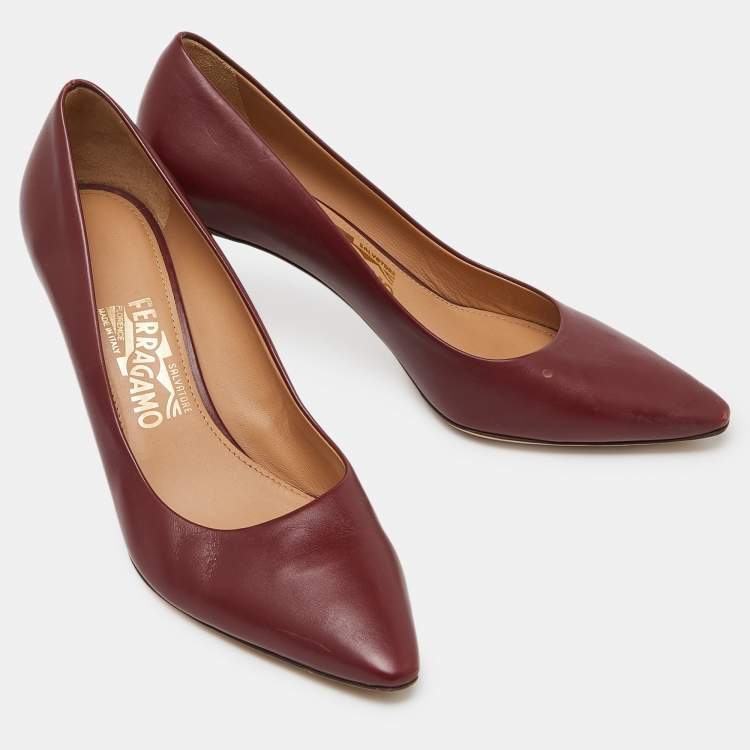 مملوكة مسبقًا Salvatore Ferragamo Red Leather Pumps Size 39