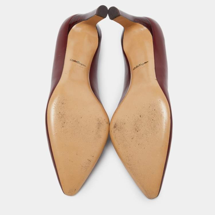 مملوكة مسبقًا Salvatore Ferragamo Red Leather Pumps Size 39
