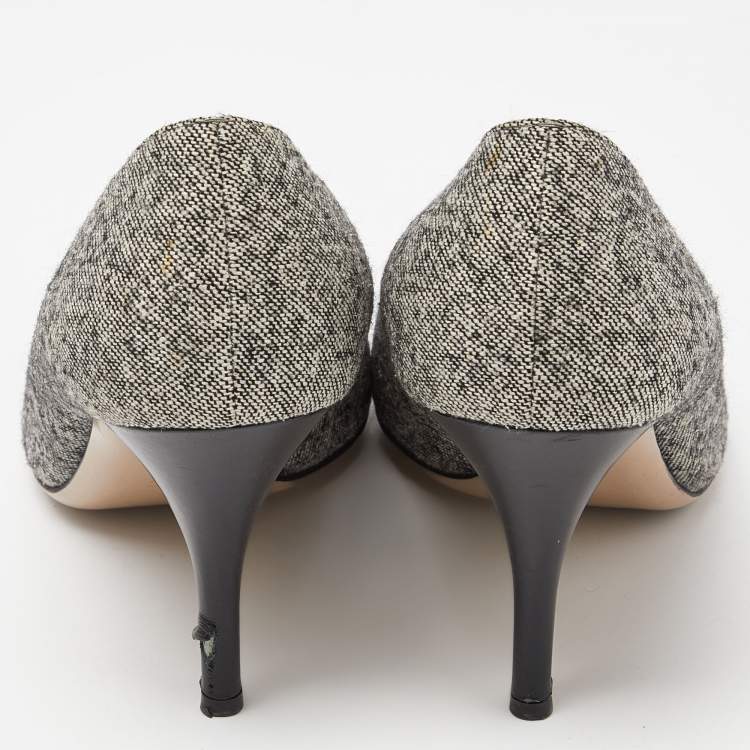 Pre Owned Salvatore Ferragamo Black/Grey Leather and Tweed Buckle Detail Pumps Size 39.5