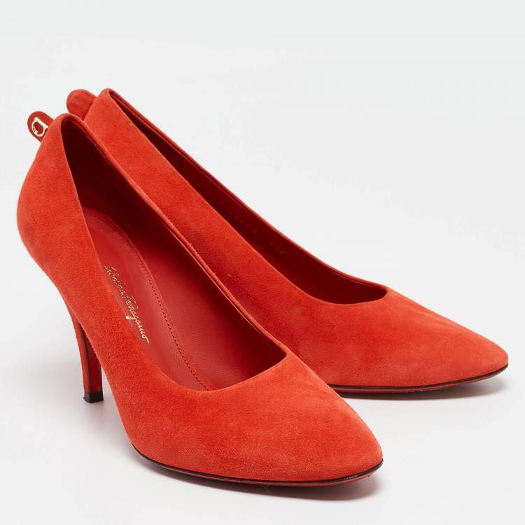 Pre Owned Salvatore Ferragamo Orange Suede Round Toe Pumps Size 40