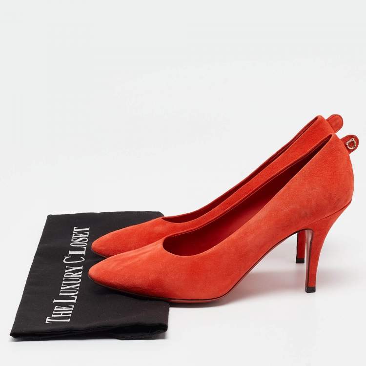 Pre Owned Salvatore Ferragamo Orange Suede Round Toe Pumps Size 40