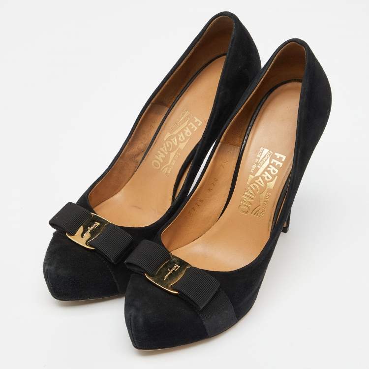 Pre Owned Salvatore Ferragamo Black Suede Carla Vara Bow Pumps Size 38