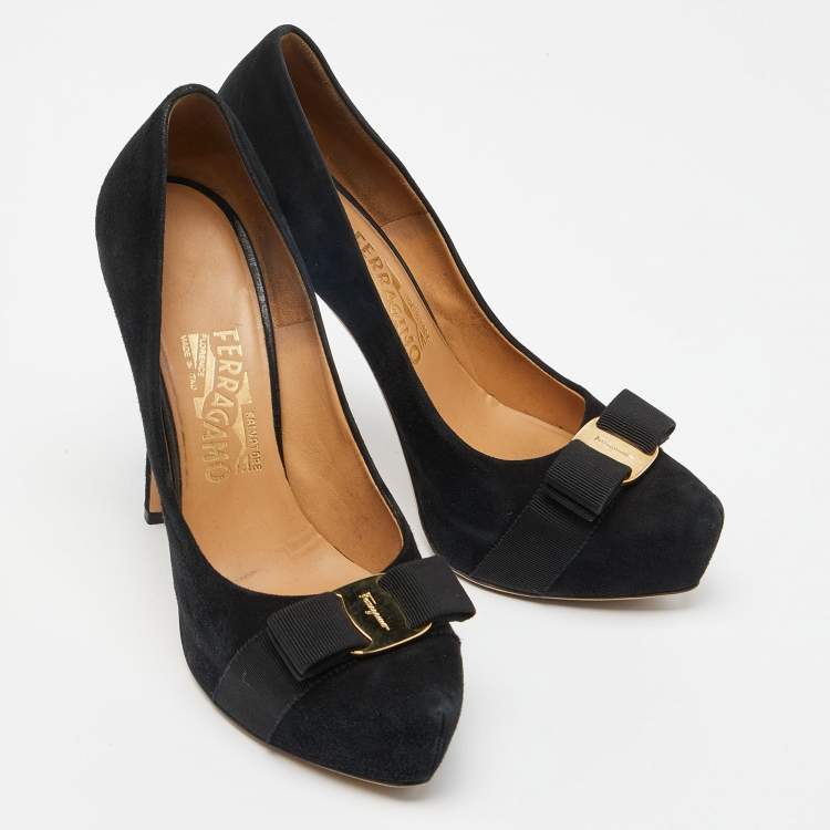 Pre Owned Salvatore Ferragamo Black Suede Carla Vara Bow Pumps Size 38