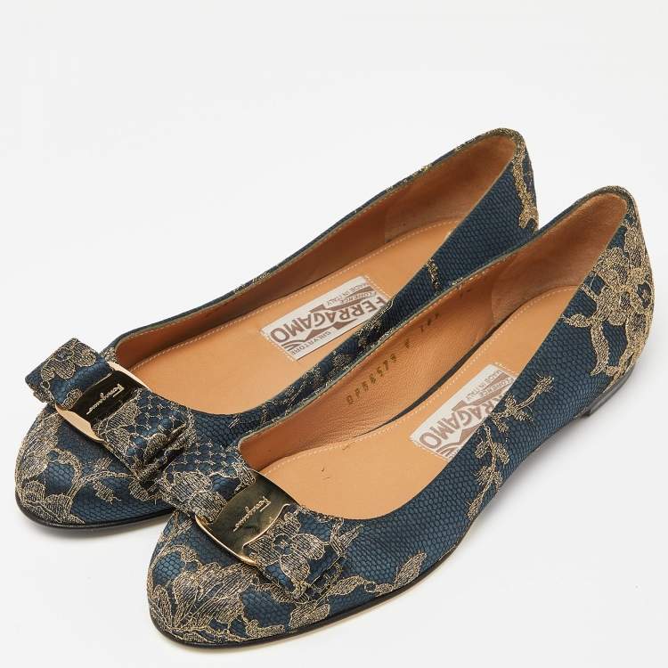 Pre Owned Salvatore Ferragamo Blue Bordeaux Satin and Lace Tarita Ballet Flats Size 36