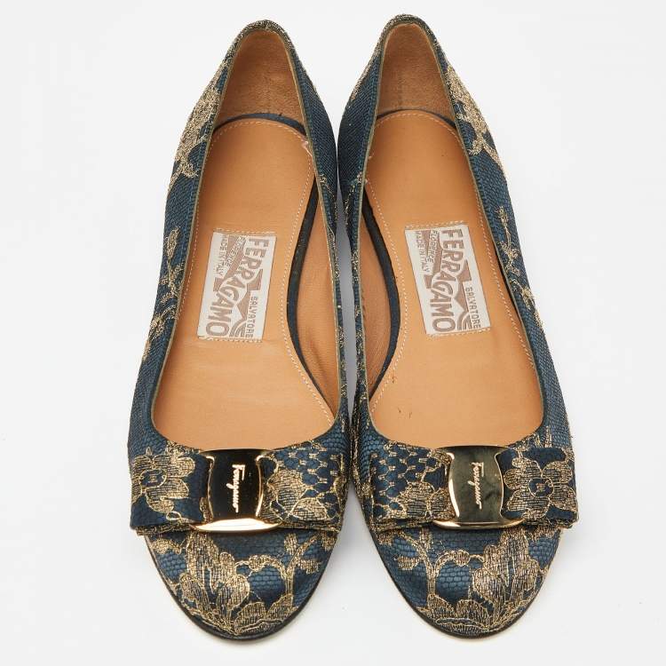 Pre Owned Salvatore Ferragamo Blue Bordeaux Satin and Lace Tarita Ballet Flats Size 36