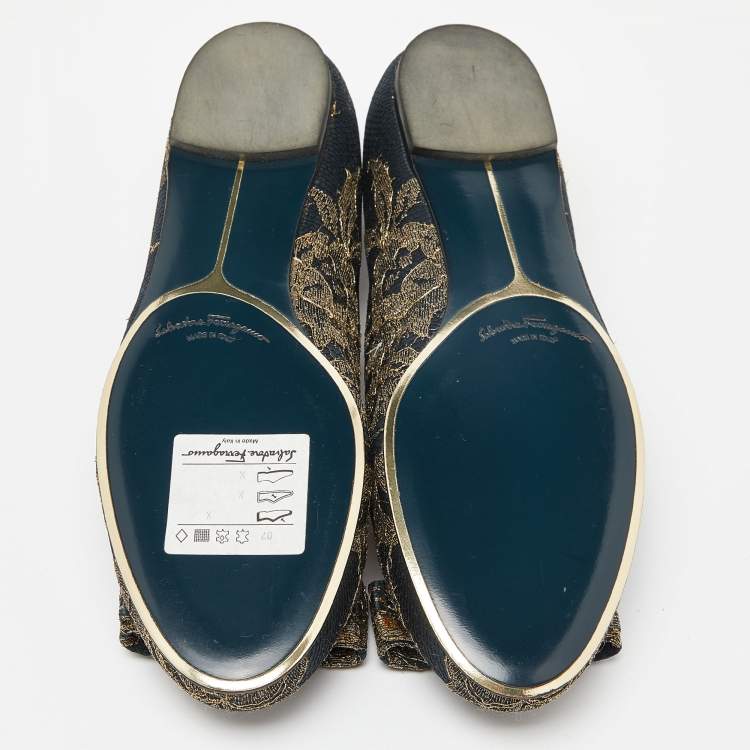 Pre Owned Salvatore Ferragamo Blue Bordeaux Satin and Lace Tarita Ballet Flats Size 36