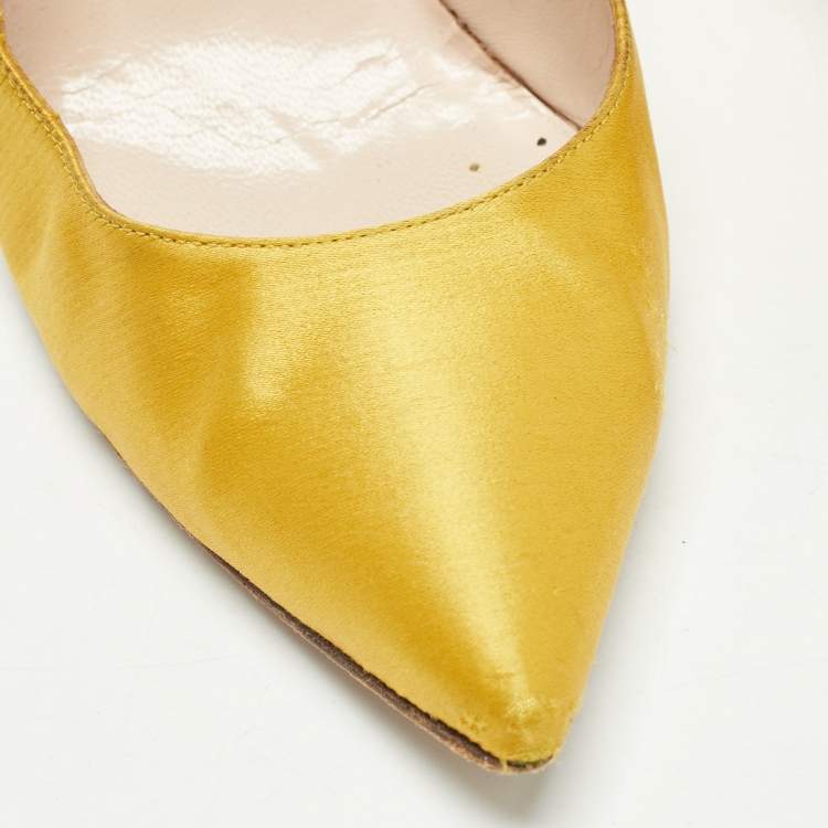Pre Owned SJP Sarah Jessica Parker Yellow Satin Pointed Toe Pumps Size 37