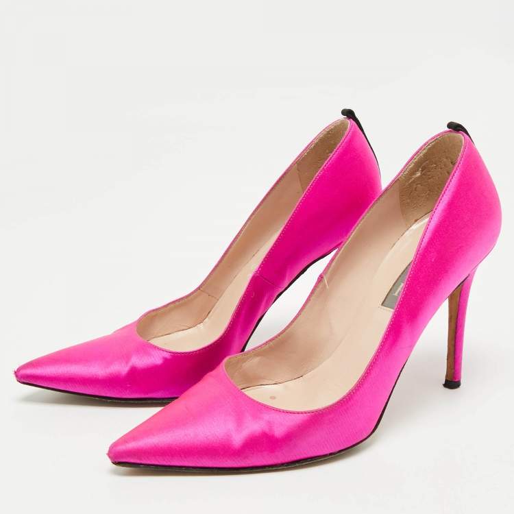 Pre Owned SJP Sarah Jessica Parker Fuchsia Satin Pointed Toe Pumps Size 37