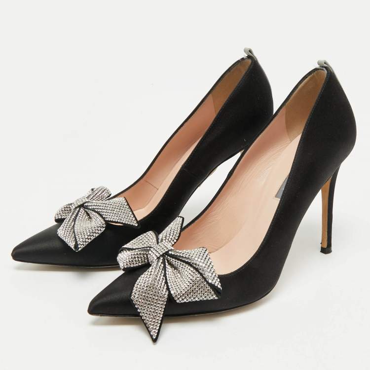 Pre Owned SJP Sarah Jessica Parker Black Satin Crystal Embellished Pumps Size 37