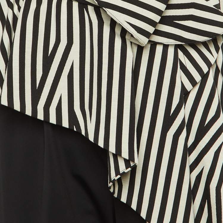 Pre Owned جمبسوت سيلف بورتريه كريب مخطط غير متماثل بكشاكش أسود/أبيض مقاس وسط