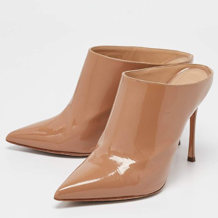 Pre Owned Sergio Rossi Beige Patent Leather Mules Size 37.5
