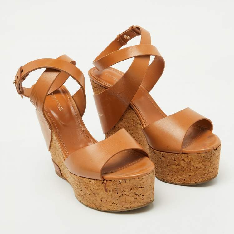 مملوكة مسبقًا Sergio Rossi Tan Leather Strappy Cork Platform Wedge Sandals Size 39