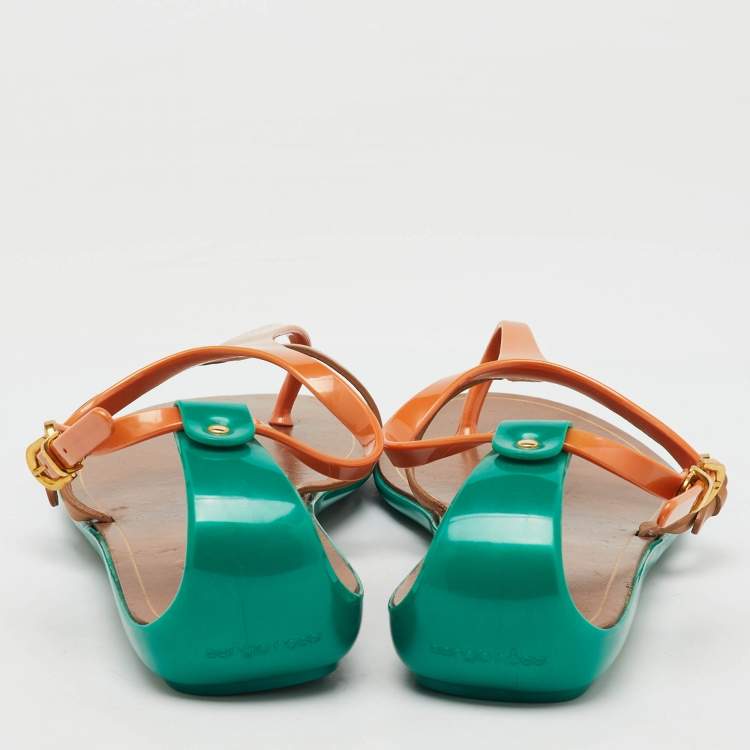 مملوكة مسبقًا Sergio Rossi Multicolor Leather and Rubber T-Strap Flat Sandals Size 40