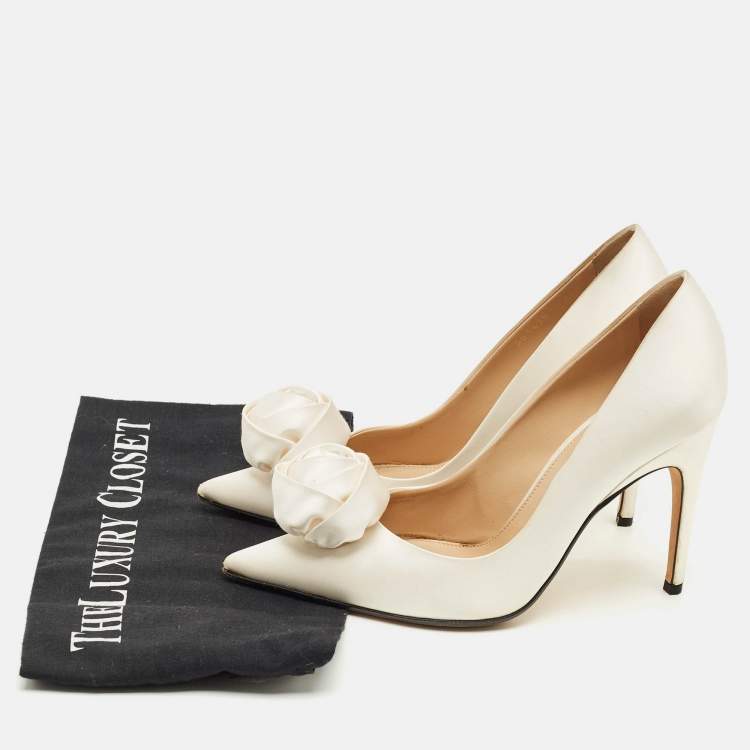 Pre Owned Sergio Rossi Cream Satin Rose Pearl Applique Pumps Size 36