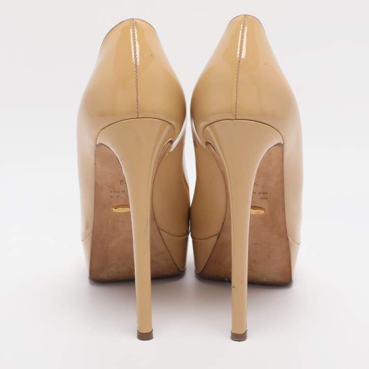 Pre Owned Sergio Rossi Size 39 Beige Patent Leather Platform Pumps