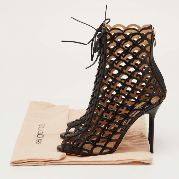 مملوكة مسبقًا Sergio Rossi Size 40 Black Leather Cut Out Lace Up Ankle Booties
