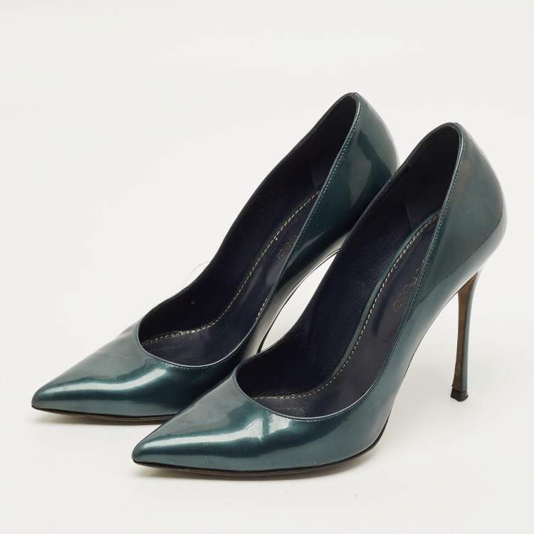 مملوكة مسبقًا Sergio Rossi Godiva Size 37 Metallic Green Patent Leather Pointed Toe Pumps