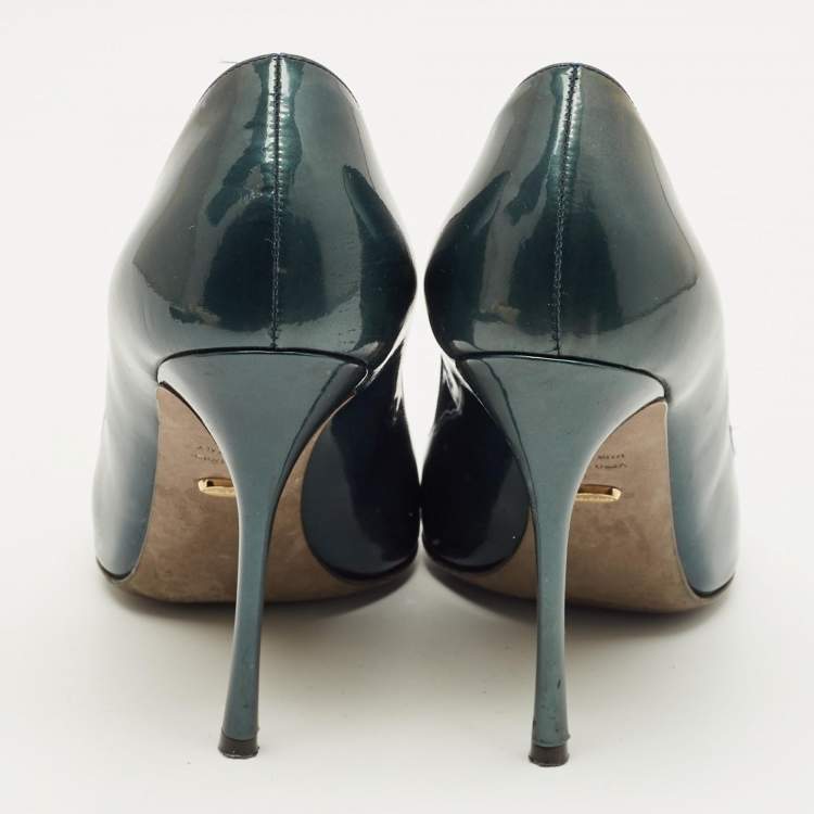 مملوكة مسبقًا Sergio Rossi Godiva Size 37 Metallic Green Patent Leather Pointed Toe Pumps