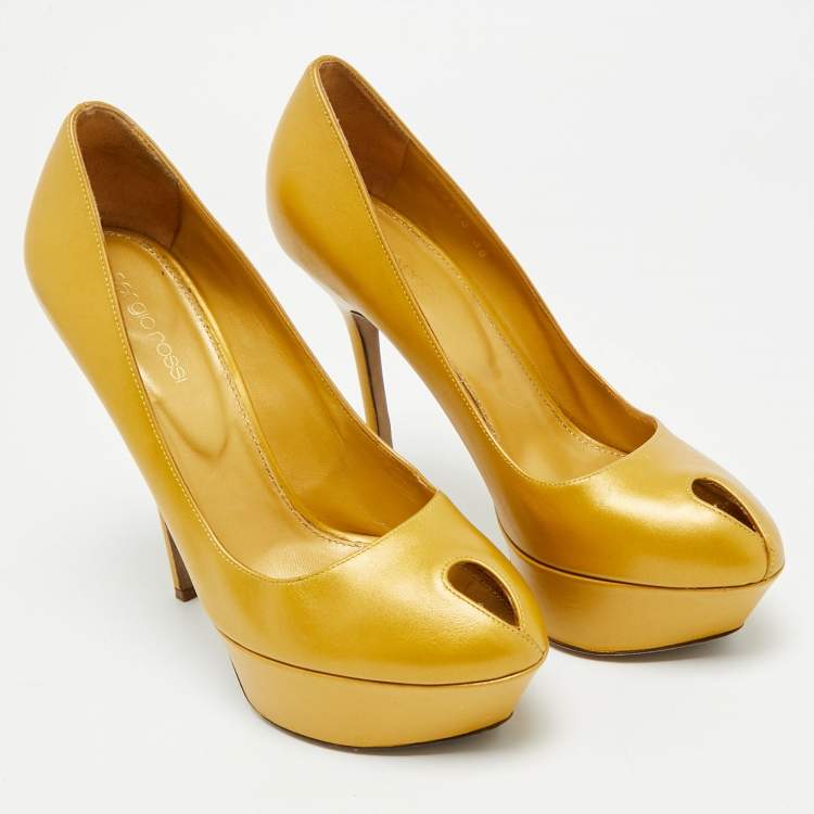 Pre Owned Sergio Rossi Size 38 Gold Leather Platform Pumps