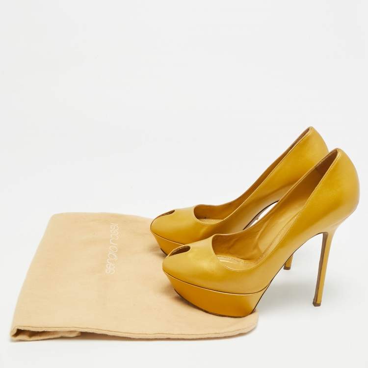Pre Owned Sergio Rossi Size 38 Gold Leather Platform Pumps