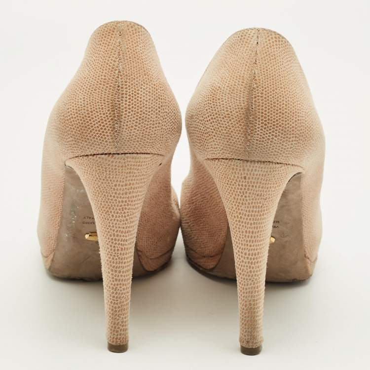 Pre Owned Sergio Rossi Size 39 Beige Texture Suede Round Toe Pumps