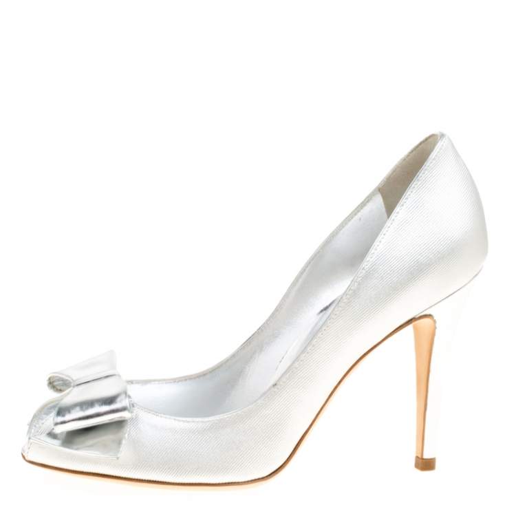 Pre Owned Sergio Rossi Metallic Silver Fabric Bow Detail Peep Toe Pumps Size 37