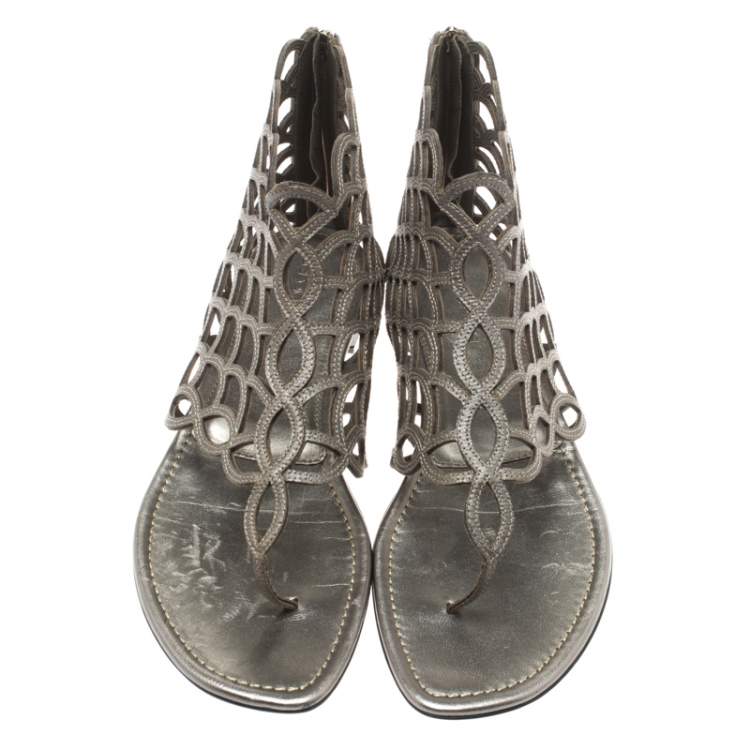 Pre Owned Sergio Rossi Metallic Grey Leather Cut Out Scalloped Flat Sandals Size 39.5