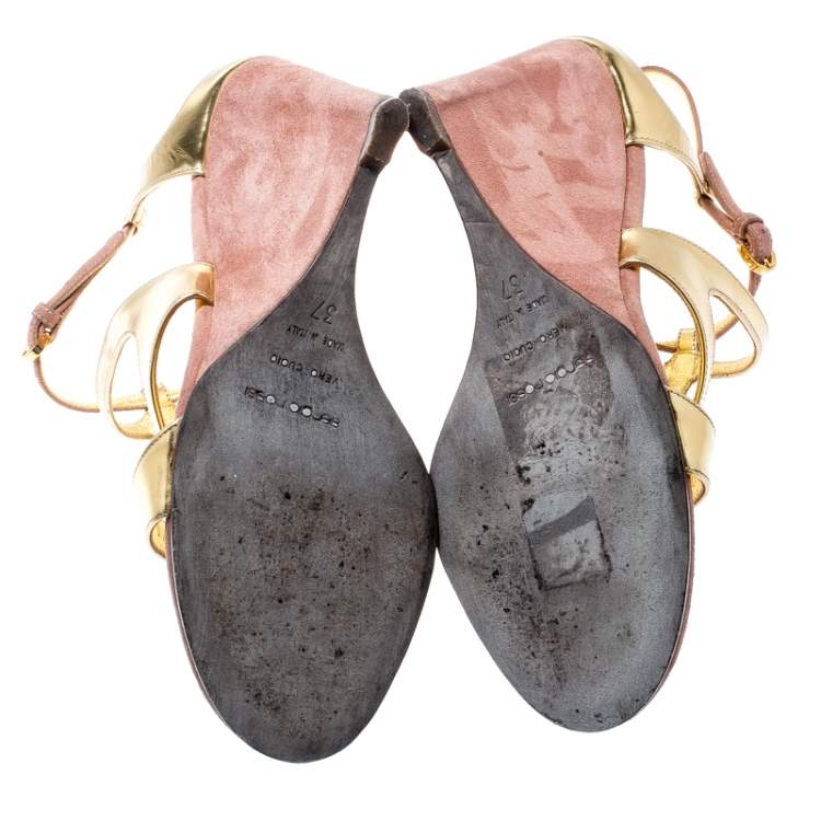 مملوكة مسبقًا Sergio Rossi Metallic Gold Leather And Beige Suede Cut Out Ankle Strap Wedge Sandals Size 37