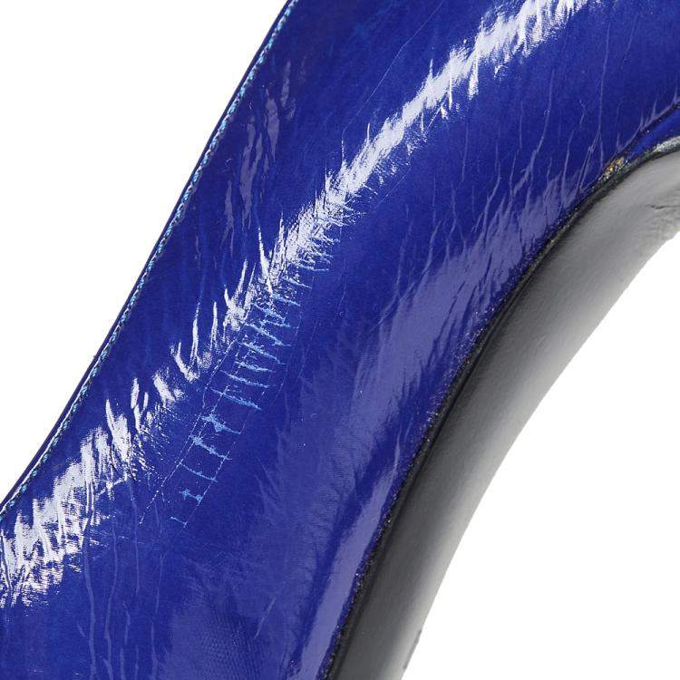 مملوكة مسبقًا Sergio Rossi Electric Blue Patent Leather Round Toe Pumps Size 40