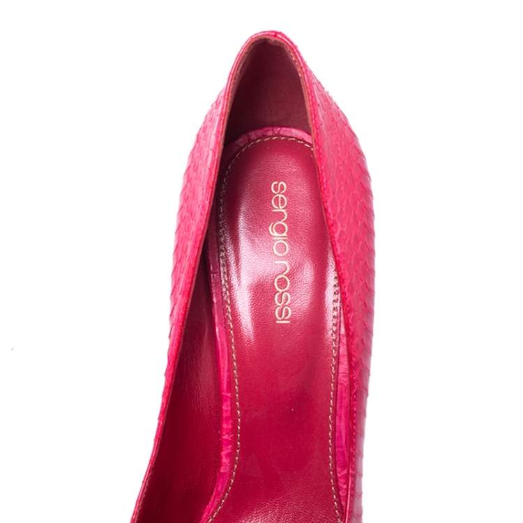 مملوكة مسبقًا Sergio Rossi Pink Python Round Toe Platform Pumps Size 38.5