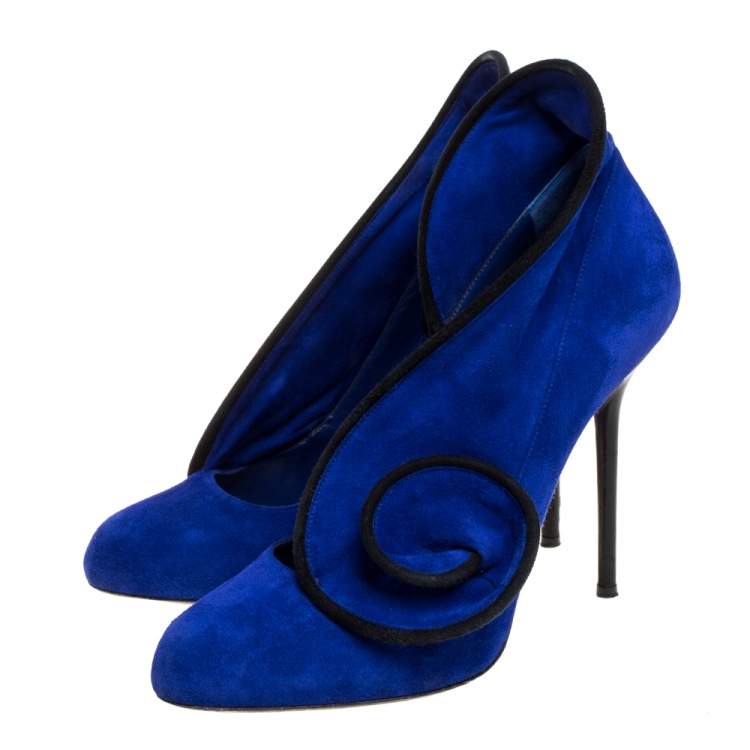Pre Owned Sergio Rossi Blue Suede Twirl Pumps Size 39