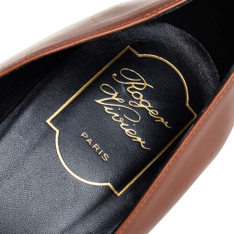 مملوكة مسبقًا  Roger Vivier Tan Leather Pointed Toe Pumps Size 40