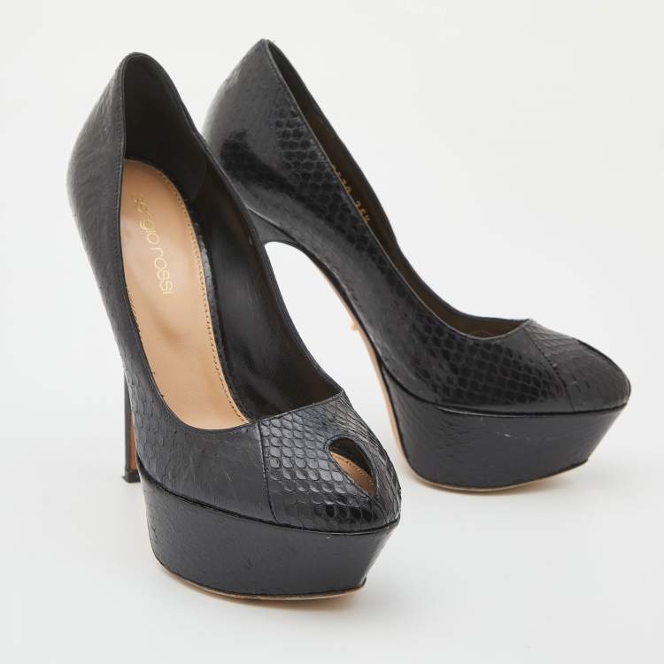 مملوكة مسبقًا Sergio Rossi Black Python Leather Peep Toe Platform Pumps Size 35.5