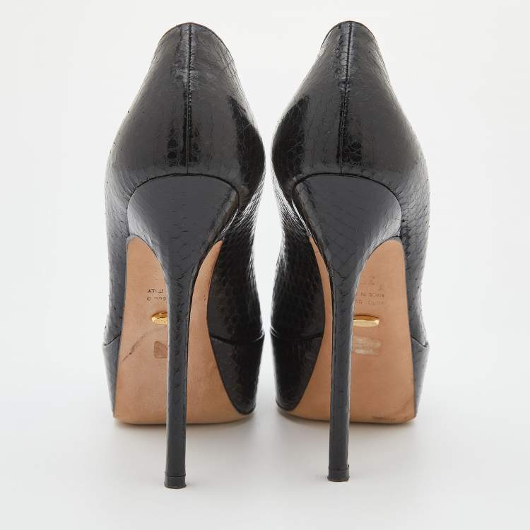 مملوكة مسبقًا Sergio Rossi Black Python Leather Peep Toe Platform Pumps Size 35.5